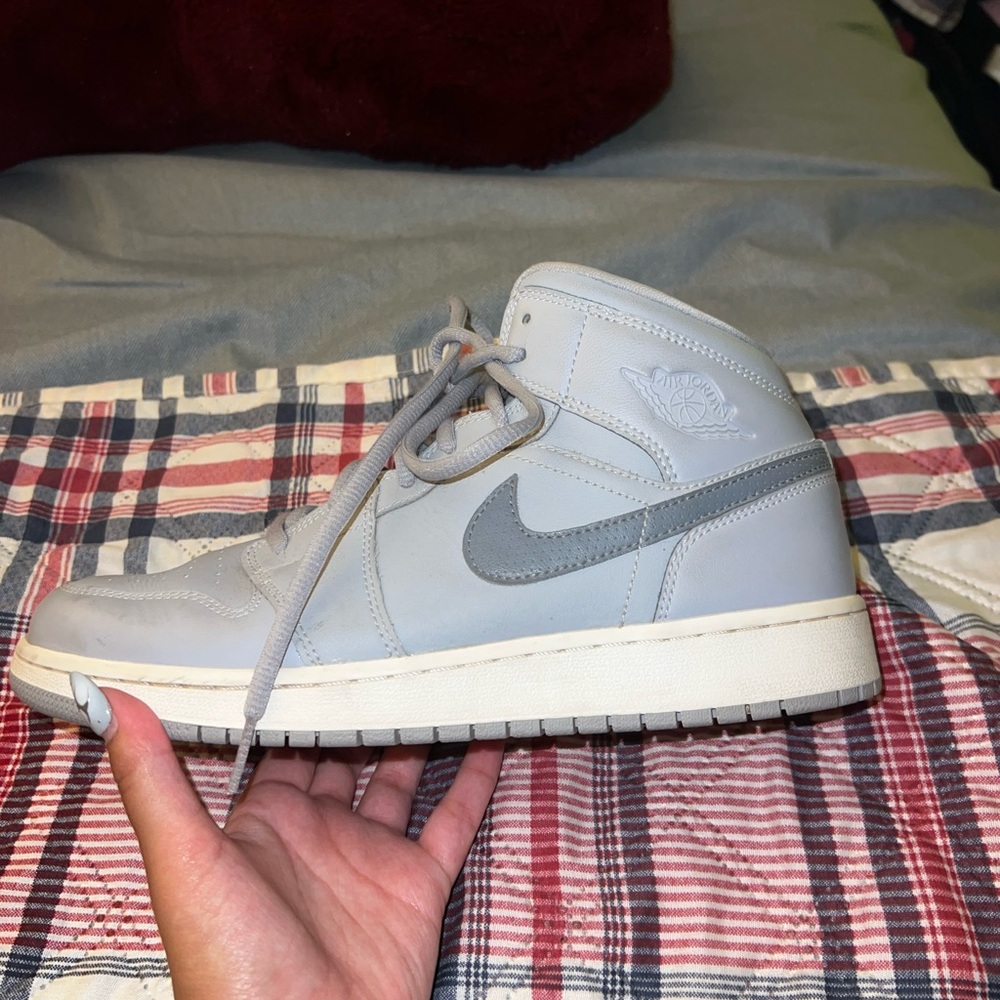 Jordan 1 Retro Mid